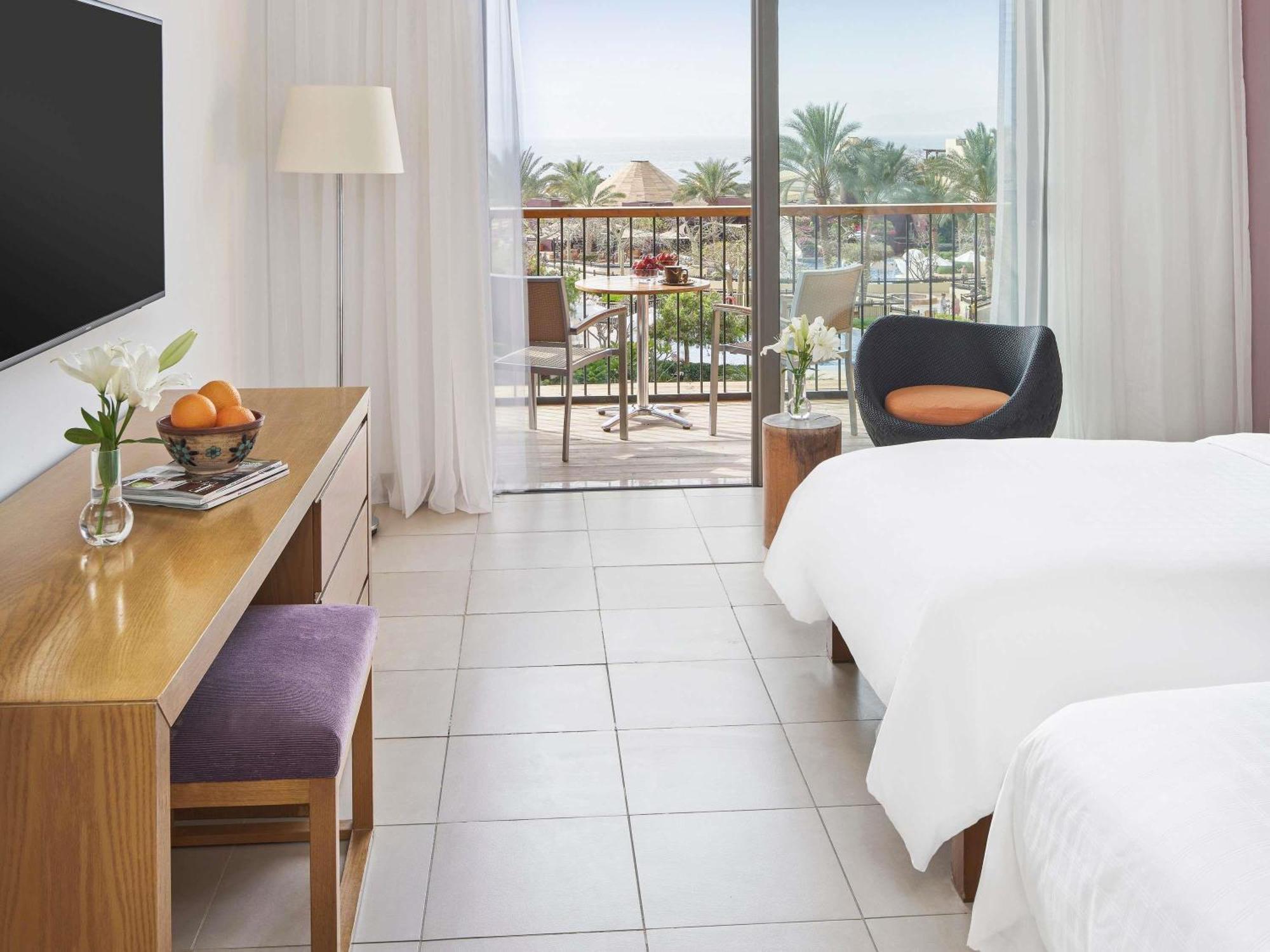 Superior Twin Room with Seaview